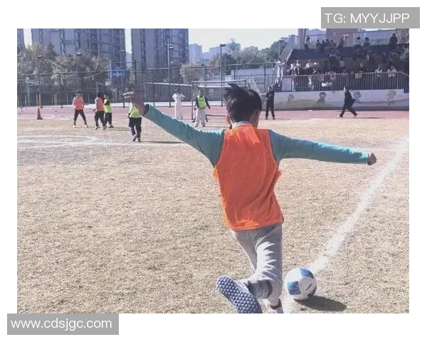 足球明星与农村女孩的爱情故事在绿茵场上绽放的梦想与现实交织的旅程