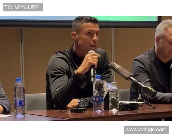 足球明星举酒杯庆祝胜利瞬间展现团结与激情的完美时刻