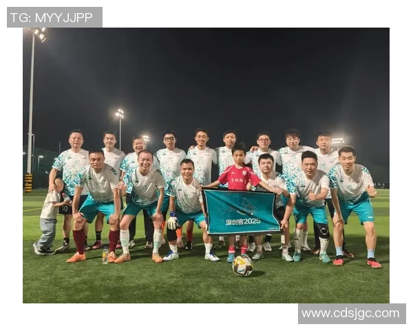 足球明星如何通过个人魅力与成就吸引粉丝和媒体的关注与喜爱