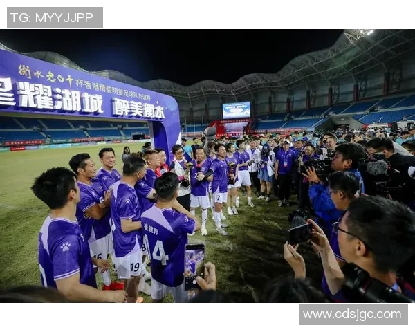 足球明星如何通过精彩比赛赢得巨额奖金的背后故事与精彩瞬间分享