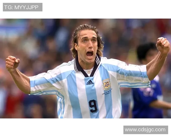 足球明星提问图片大全展示球迷互动瞬间与明星风采的精彩合集 足球明星提问图片大全展示球迷互动瞬间与明星风采的精彩合集