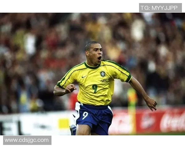 足球明星现在哪支球队效力揭秘及其职业生涯发展分析