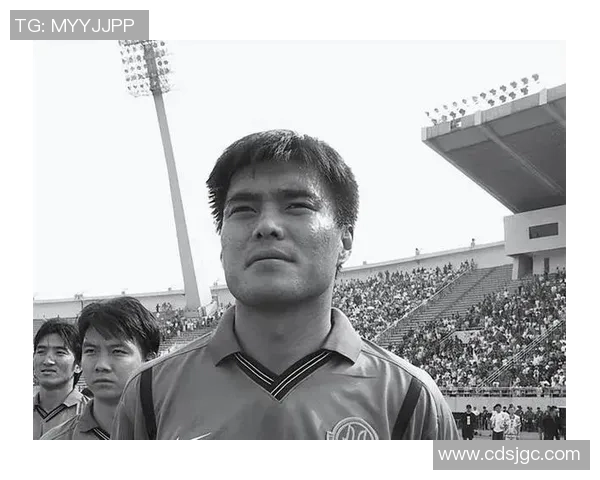 足球明星痛失亲人感人视频引发网友热议与深切哀悼