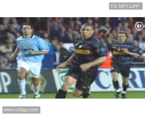 足球明星的独特招牌动作解析与精彩瞬间回顾 足球明星的独特招牌动作解析与精彩瞬间回顾