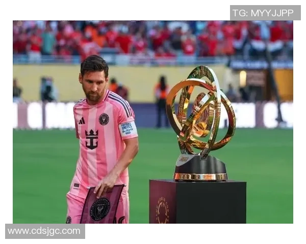 足球明星的绝技揭秘:从梅西的过人到C罗的任意球技巧解析 足球明星的绝技揭秘:从梅西的过人到C罗的任意球技巧解析