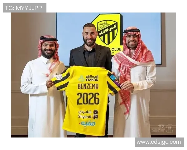 足球明星薪资高的原因解析与背后经济价值的深度剖析 足球明星薪资高的原因解析与背后经济价值的深度剖析