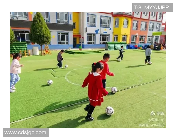 足球明星萌娃界的璀璨星光小球员们的成长故事与梦想追逐 足球明星萌娃界的璀璨星光小球员们的成长故事与梦想追逐